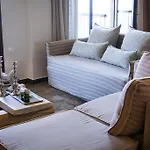 מלון Dohos Boutique 3*